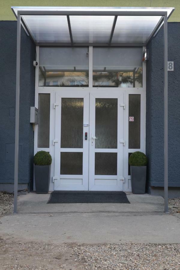 Hostel Bratislava Exteriör bild